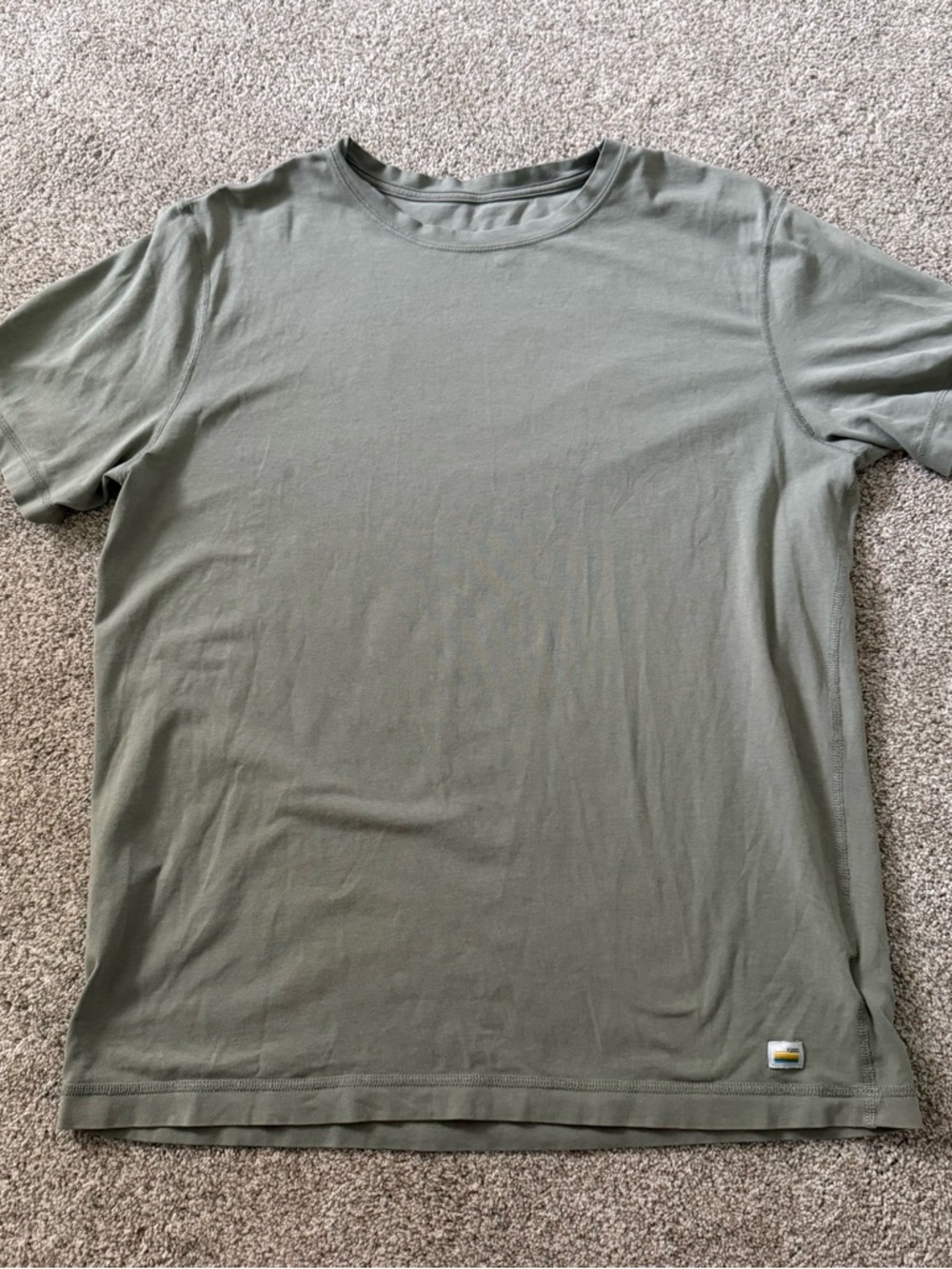 Vuori Men's Short Sleeve Crew Tee in Olive/sage Size M